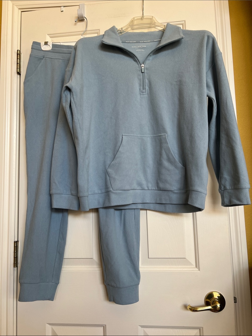 Andrew Marc ( New York ) jogger sets
 Ribbed fabric  / Large Top / med Pants